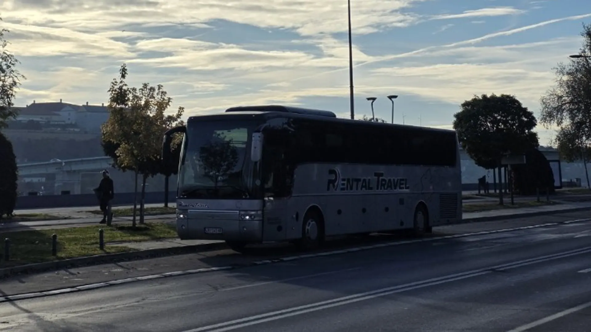 Iznajmite Mini Bus